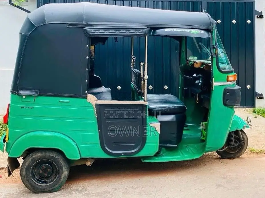 Bajaj 4 Stroke 2016 Three Wheel (Used)