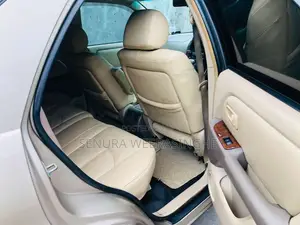 Toyota Harrier 2000 SUV (Used)
