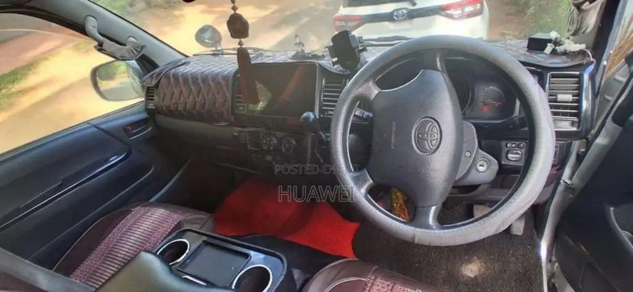 Toyota KDH 200 GL 2007 Van (Used)