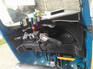 Bajaj 4 Stroke 2015 Three Wheel (Used)