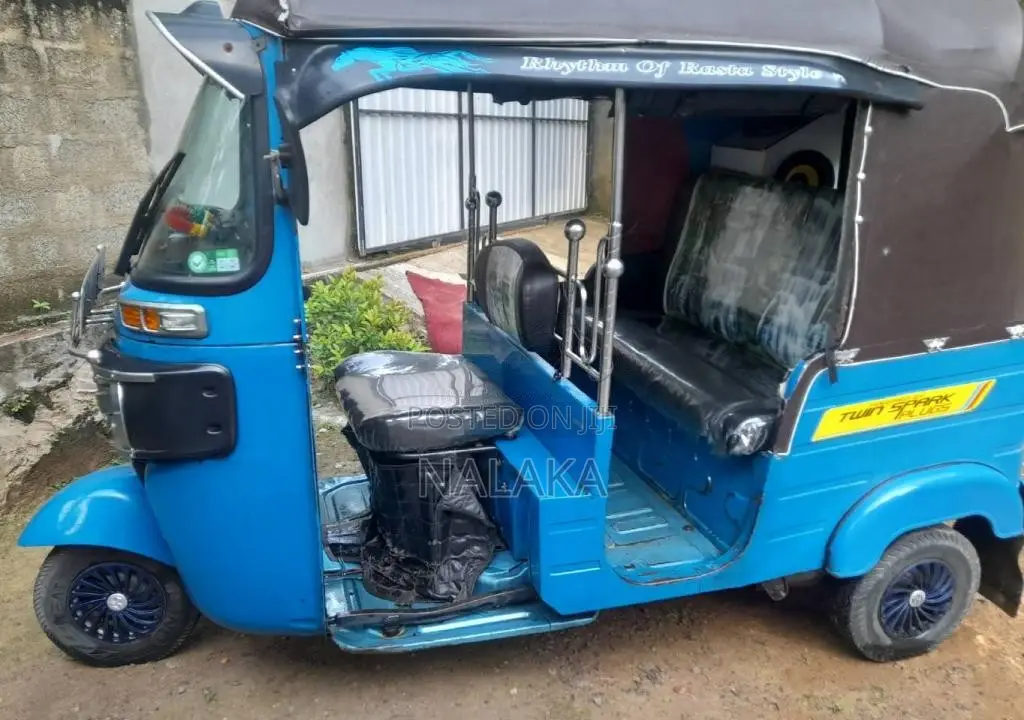 Bajaj 4 Stroke 2015 Three Wheel (Used)