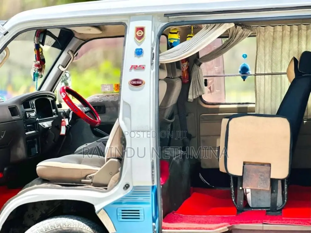 Nissan Caravan 1990 Van (Used)