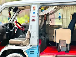 Nissan Caravan 1990 Van (Used)