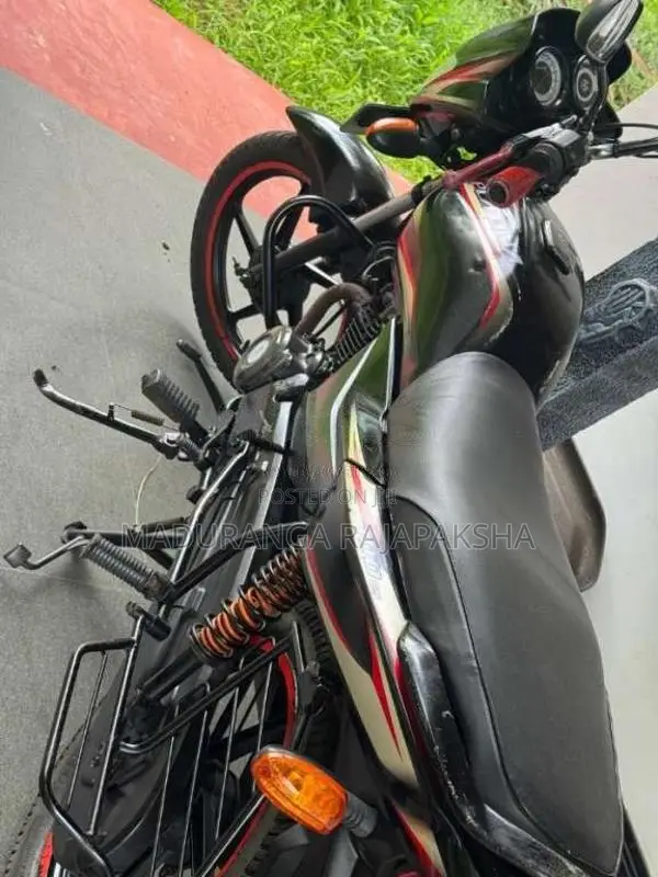 Bajaj Platina 2015 Motorbike (Used)
