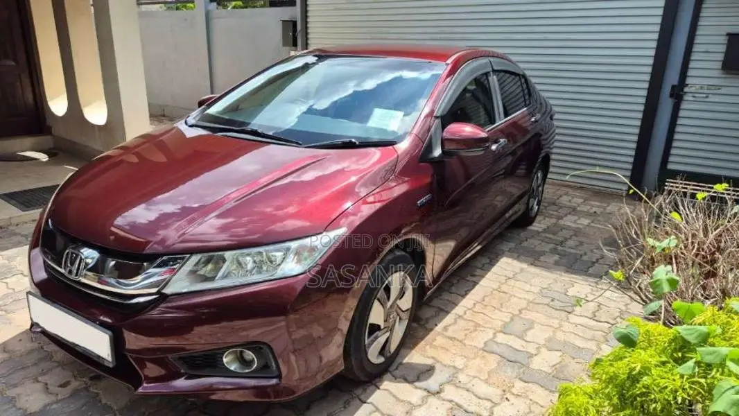 Honda Grace 2014 Car (Used)