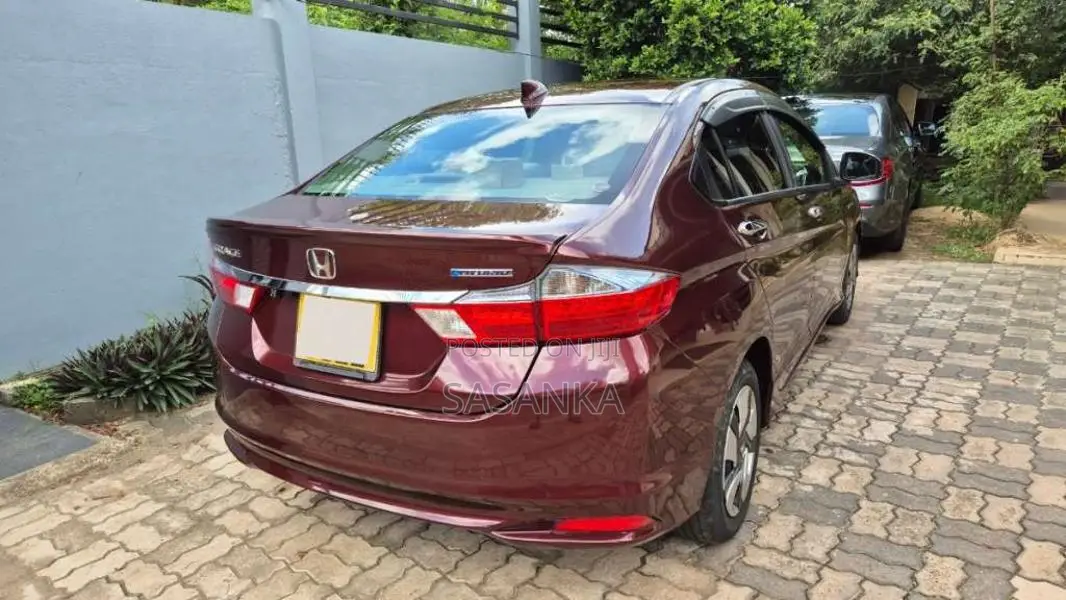 Honda Grace 2014 Car (Used)