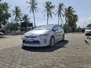 Toyota Prius 2012 Car (Used)