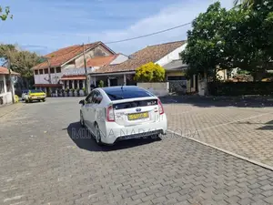 Toyota Prius 2012 Car (Used)