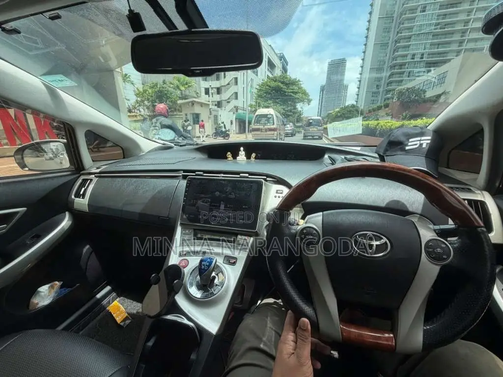 Toyota Prius 2012 Car (Used)