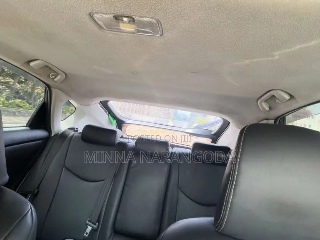 Toyota Prius 2012 Car (Used)