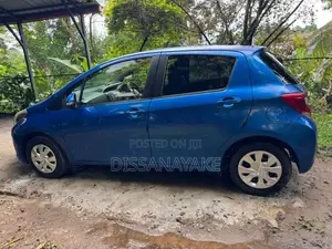 Toyota Vitz 2015 Car (Used)