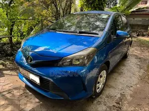 Toyota Vitz 2015 Car (Used)