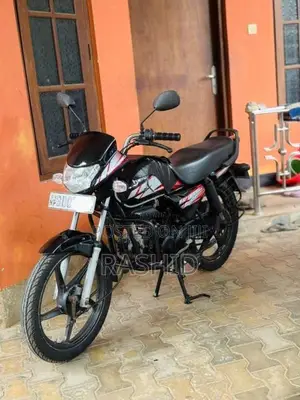 Hero Deluxe 2016 Motorbike (Used)