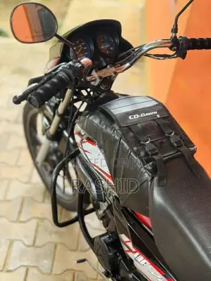 Hero Deluxe 2016 Motorbike (Used)