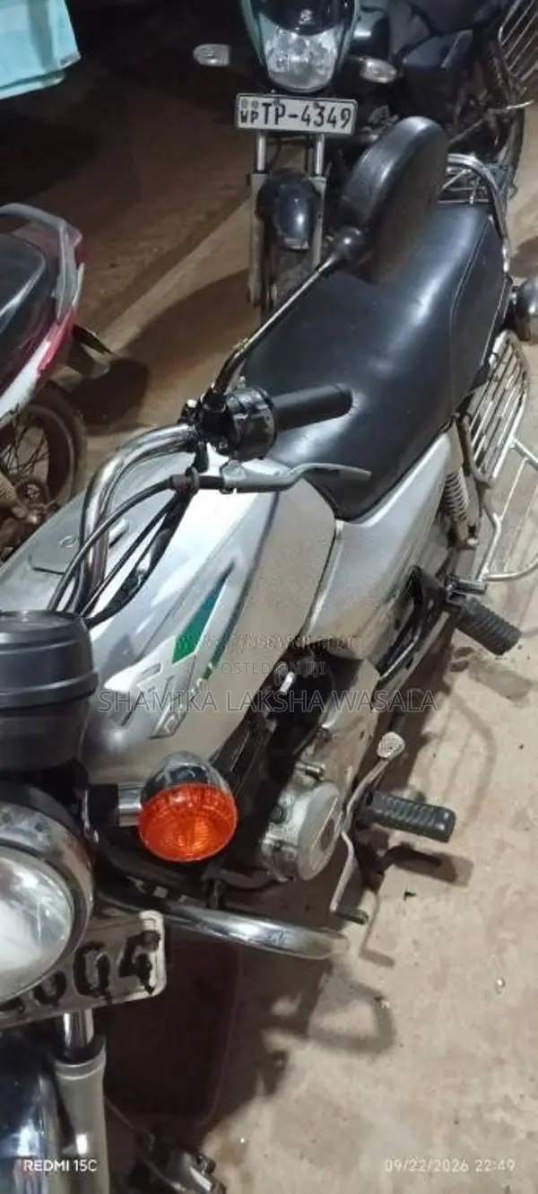 Bajaj Boxer CT 2003 Motorbike (Used)