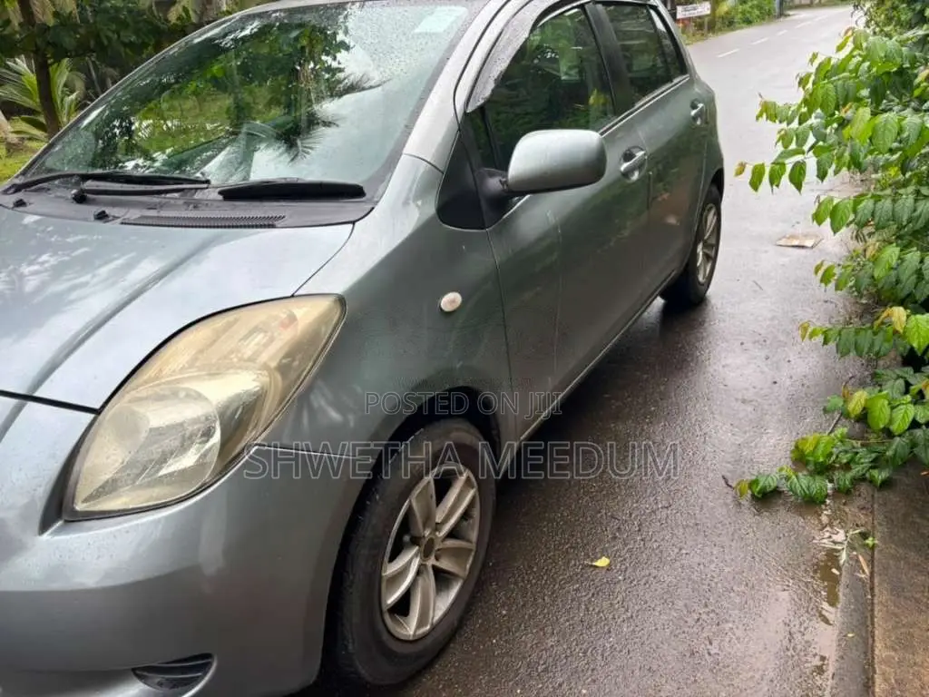 Toyota Vitz 2007 Car (Used)