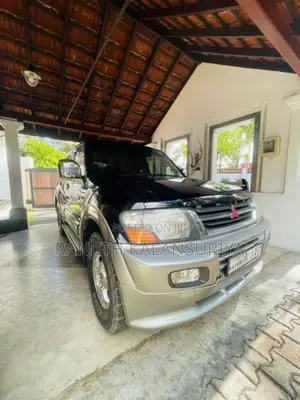 Mitsubishi Montero 2001 SUV (Used)