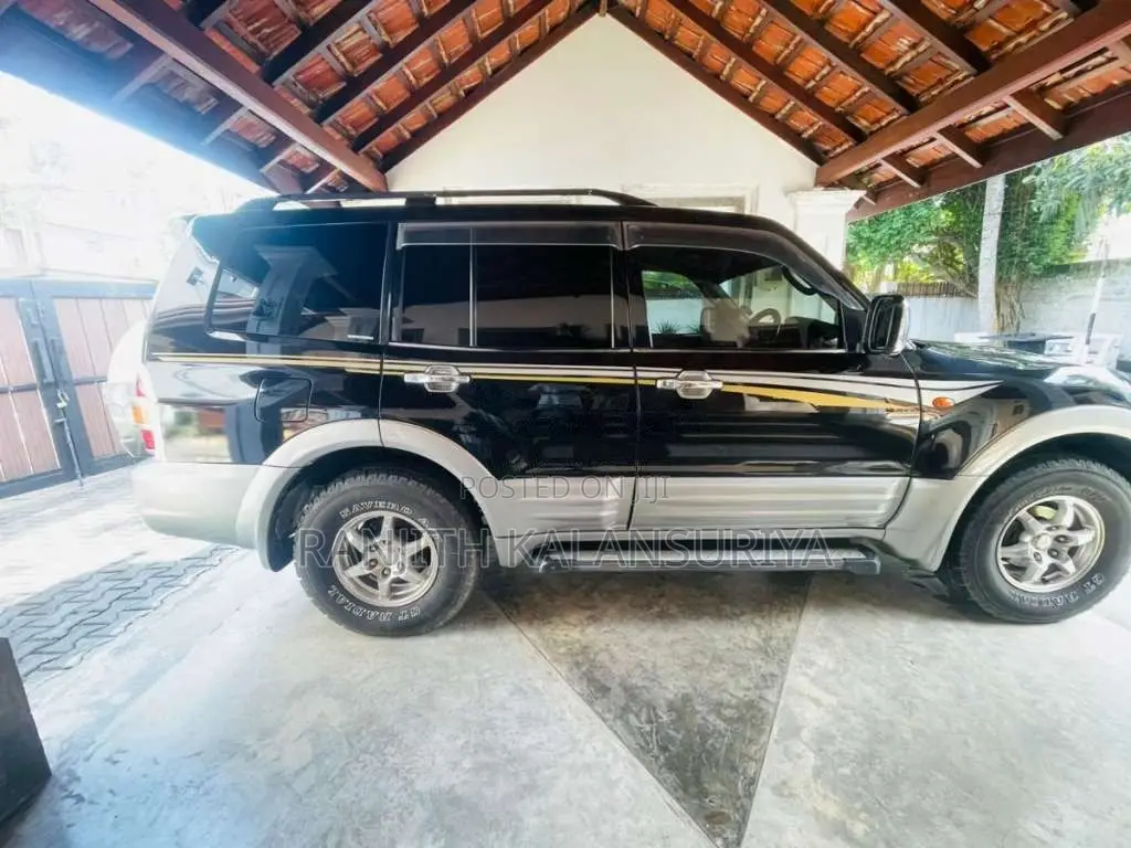 Mitsubishi Montero 2001 SUV (Used)