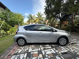 Toyota Aqua Eagle Eye 2017 Car (Used)