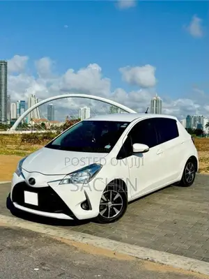 Toyota Vitz 2017 Car (Used)