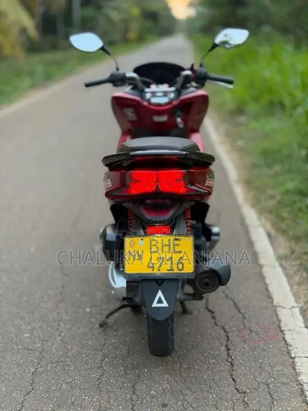 Honda Pcx 2018 Motorbike (Used)