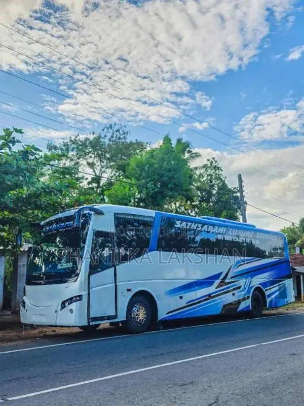 Isuzu Seat 49 2014 Bus (Used)