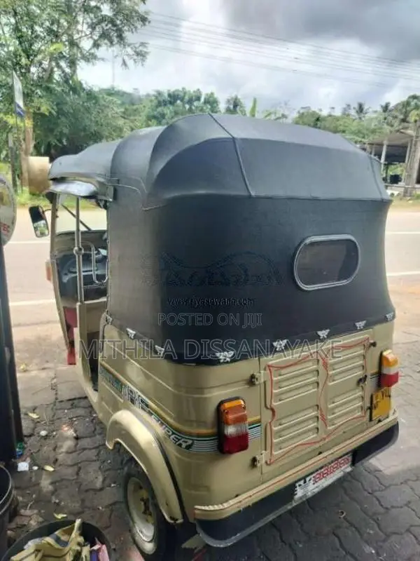Bajaj 4 Stroke 2011 Three Wheel (Used)