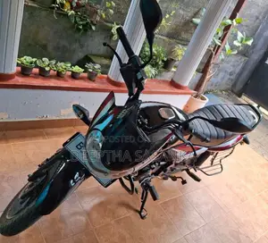 Bajaj Discover 2025 Motorbike (Used)