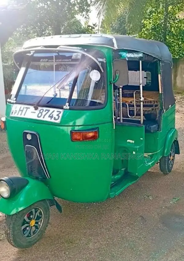 Bajaj RE 2 Stroke 2005 Three Wheel (Used)