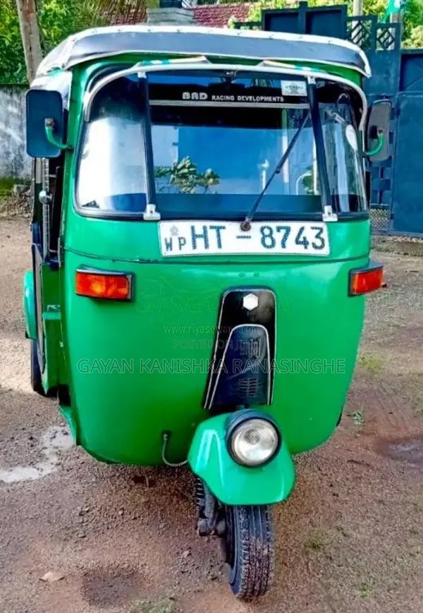 Bajaj RE 2 Stroke 2005 Three Wheel (Used)
