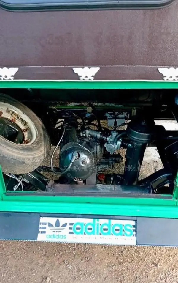 Bajaj RE 2 Stroke 2005 Three Wheel (Used)