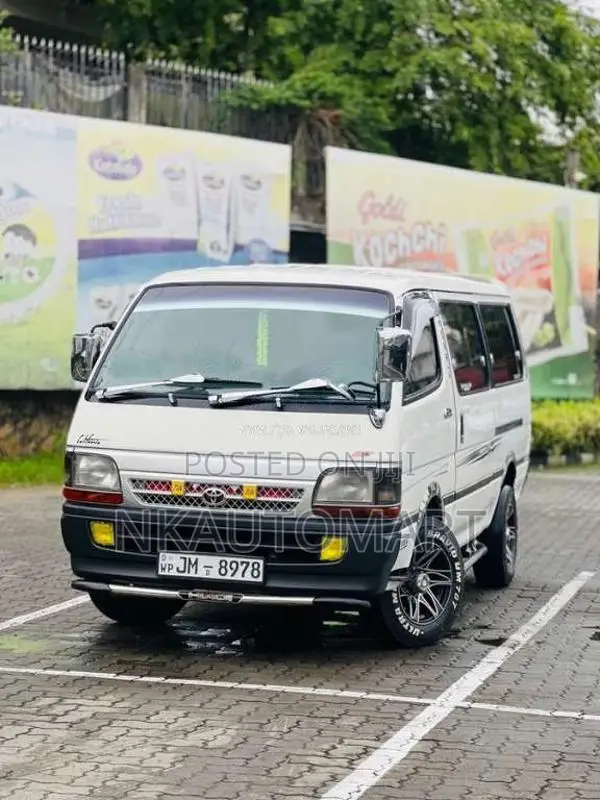 Toyota Dolphin 1999 Van (Used)