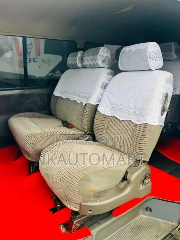 Toyota Dolphin 1999 Van (Used)