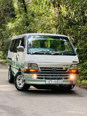 Toyota Dolphin 1990 Van (Used)