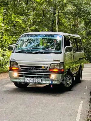 Toyota Dolphin 1990 Van (Used)