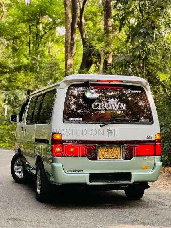 Toyota Dolphin 1990 Van (Used)