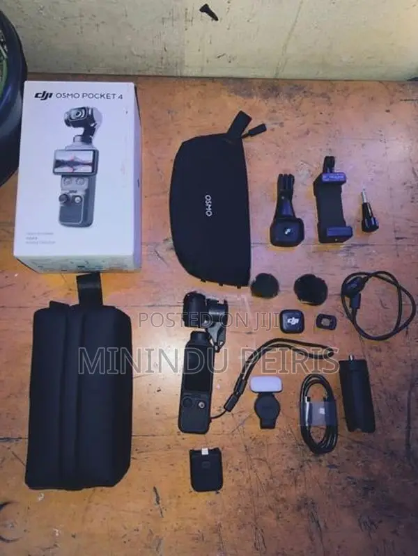 DJI Osmo Pocket 4 Creator Combo
