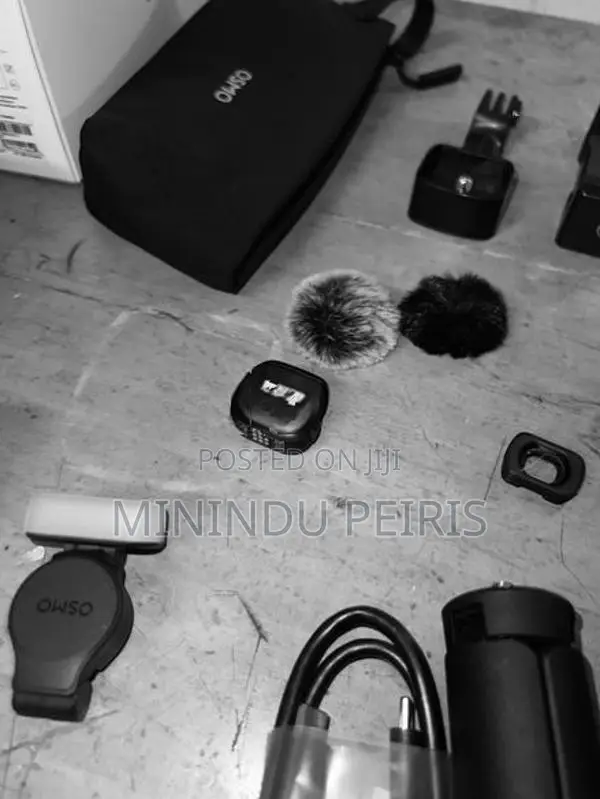 DJI Osmo Pocket 4 Creator Combo