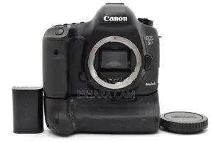 canon 5D mark 3 DSLR with lens