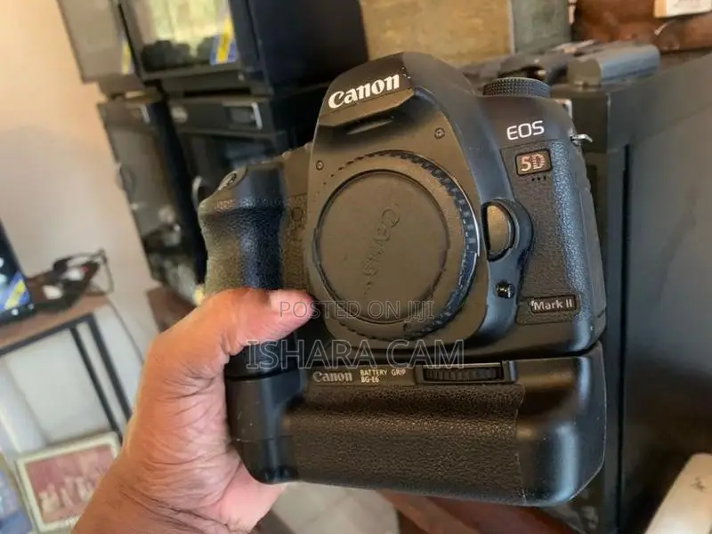 canon 5D mark 2 DSLR body with battery grip