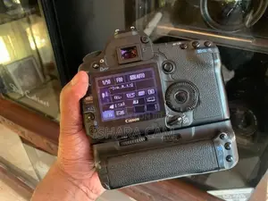 canon 5D mark 2 DSLR body with battery grip