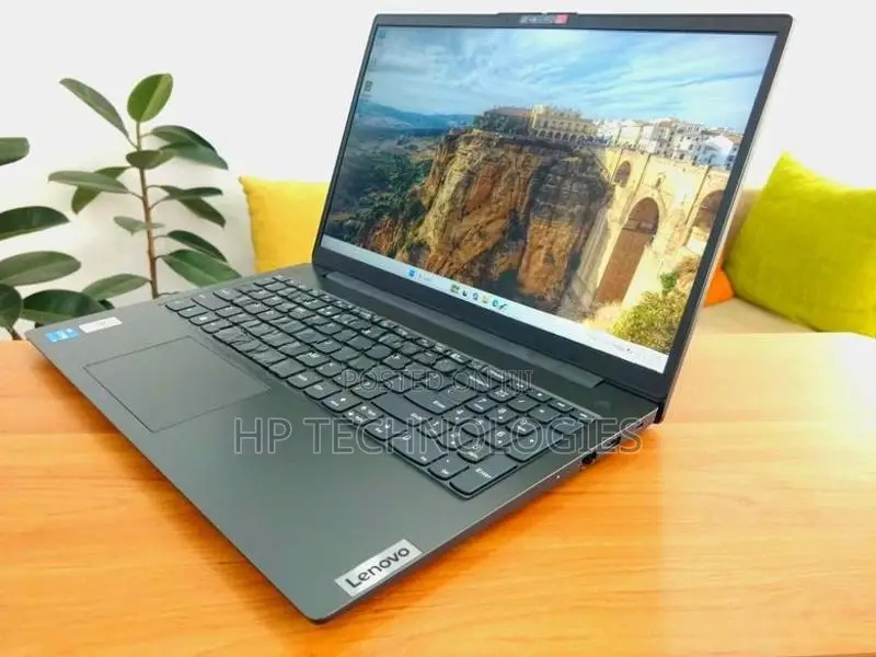 LENOVO I3 13 GEN 8GB RAM 512GB SSD