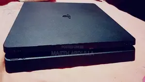 Sony PlayStation 4 Slim 1TB