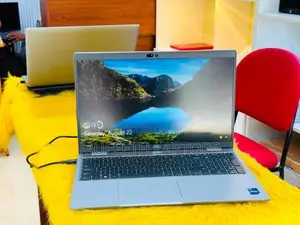 Dell i5 12Gen 10 Core processor 16/512GB 15.6”FHD
