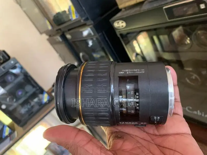 canon 90mm F2.8 prime /macro DSLR lens