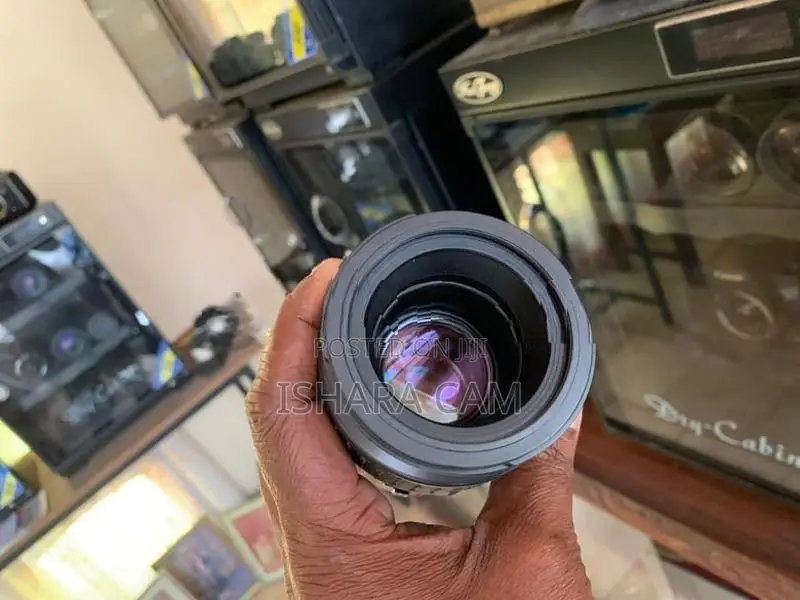 canon 90mm F2.8 prime /macro DSLR lens