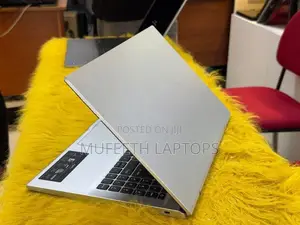 Acer i5 12Gen 8/512GB 15.6”FHD Display