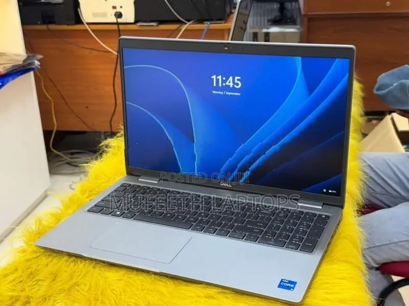 Dell i5 12Gen 16/512GB DDR 5 NViDIA 4GB Graphics