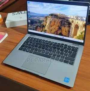 I5 11 gen 256 SSD .8GB