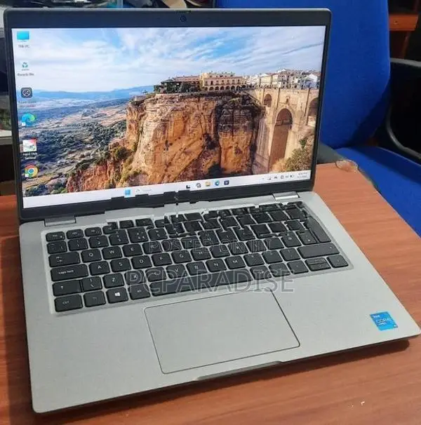 I5 11 gen 256 SSD .8GB